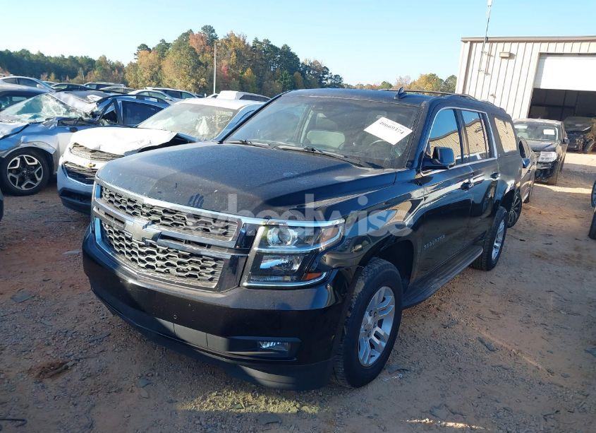 Photo 2 of 2020 Chevrolet Suburban 2WD LT (VIN 1GNSCHKC5LR238939)