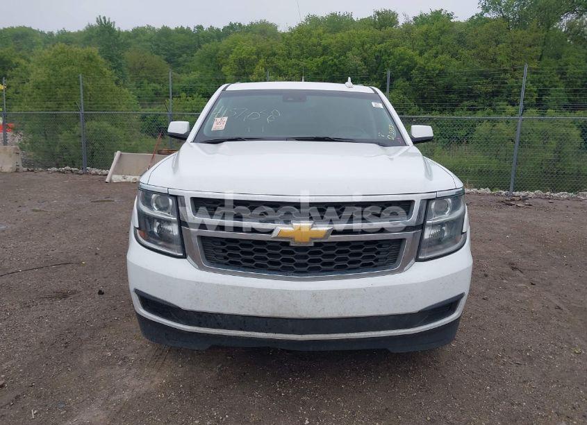 Photo 12 of 2019 Chevrolet Suburban LT (VIN 1GNSCHKC6KR200750)