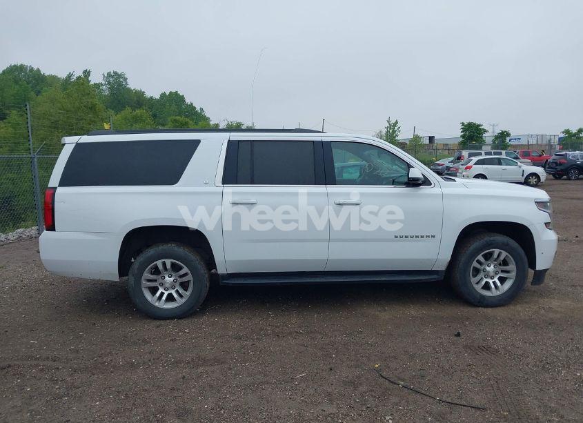Photo 13 of 2019 Chevrolet Suburban LT (VIN 1GNSCHKC6KR200750)