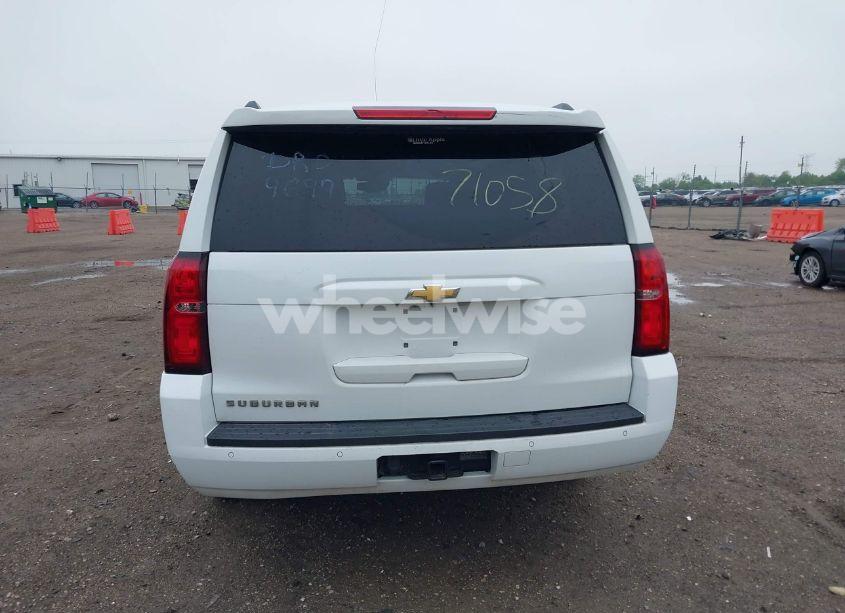 Photo 16 of 2019 Chevrolet Suburban LT (VIN 1GNSCHKC6KR200750)