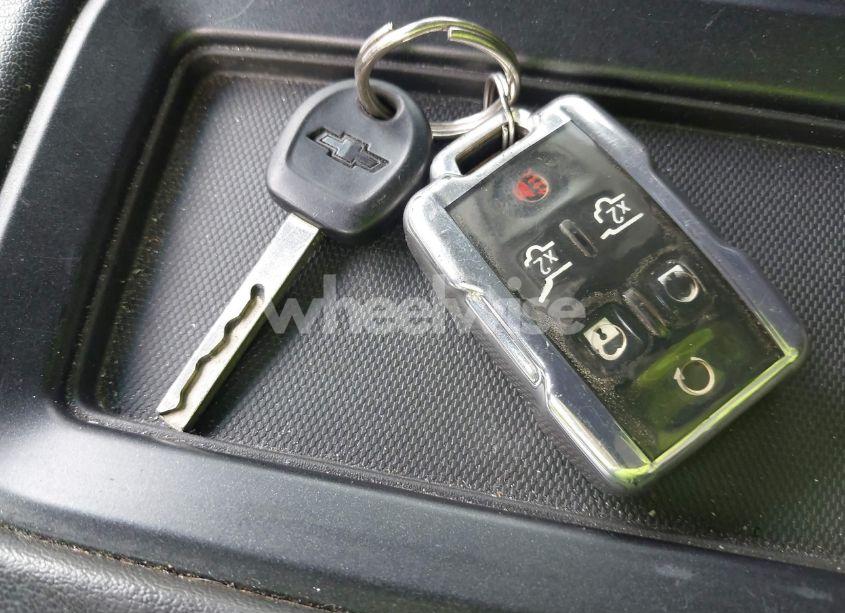 Photo 11 of 2019 Chevrolet Suburban LT (VIN 1GNSCHKC6KR372891)