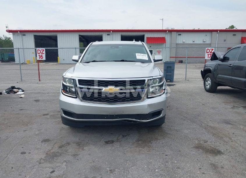 Photo 12 of 2019 Chevrolet Suburban LT (VIN 1GNSCHKC6KR372891)