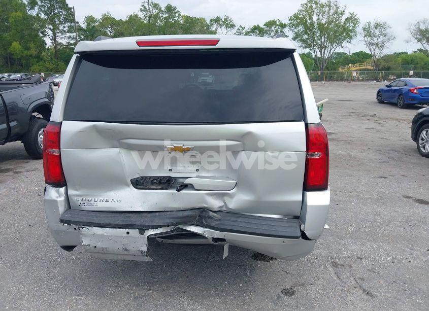 Photo 16 of 2019 Chevrolet Suburban LT (VIN 1GNSCHKC6KR372891)