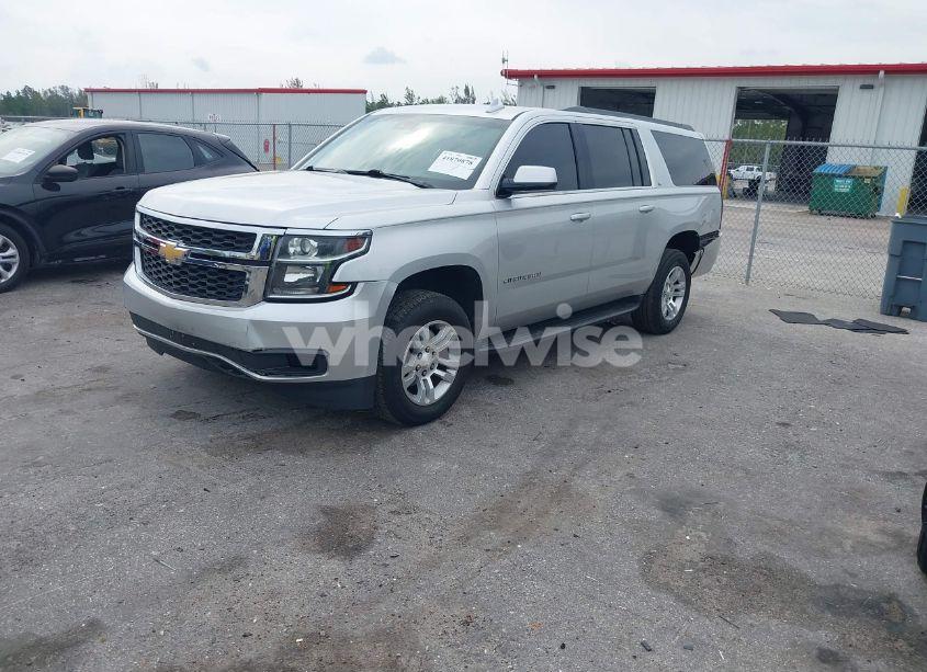 Photo 2 of 2019 Chevrolet Suburban LT (VIN 1GNSCHKC6KR372891)