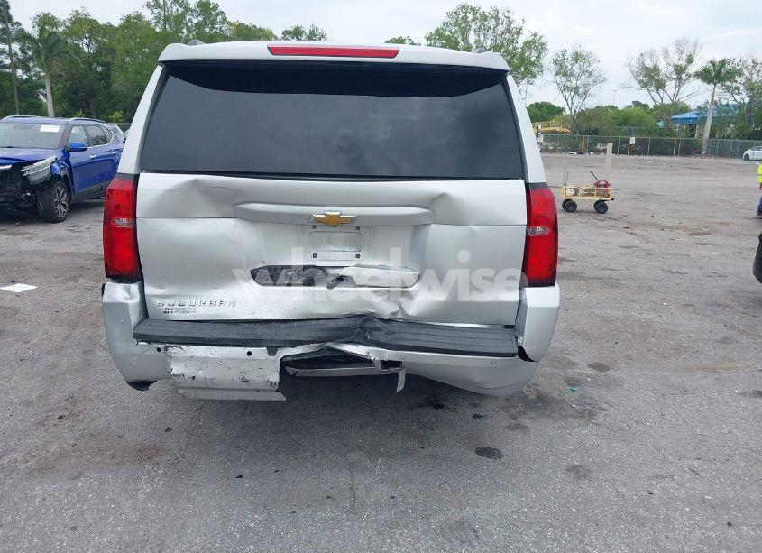 Photo 6 of 2019 Chevrolet Suburban LT (VIN 1GNSCHKC6KR372891)
