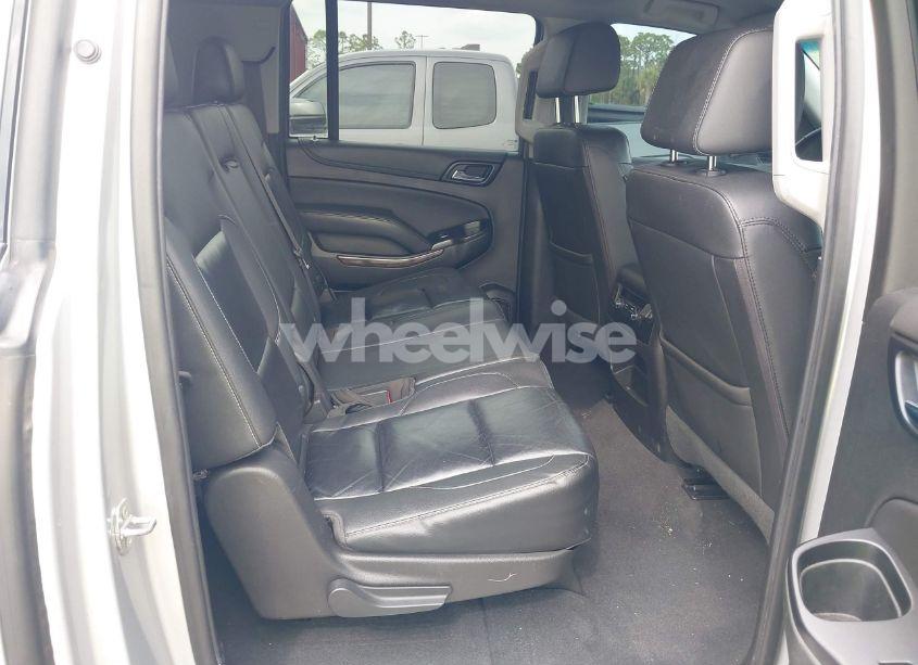 Photo 8 of 2019 Chevrolet Suburban LT (VIN 1GNSCHKC6KR372891)