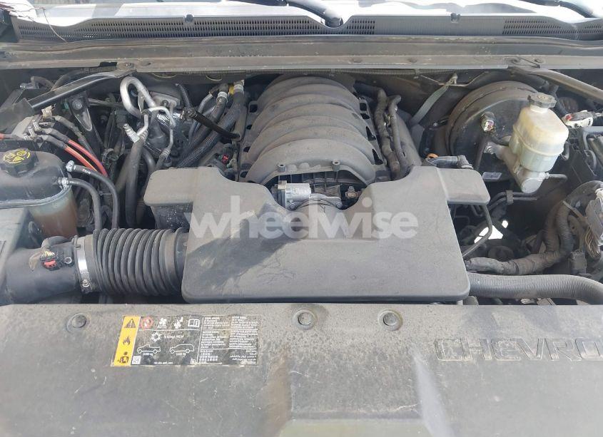 Photo 10 of 2019 Chevrolet Suburban LT (VIN 1GNSCHKC6KR389481)