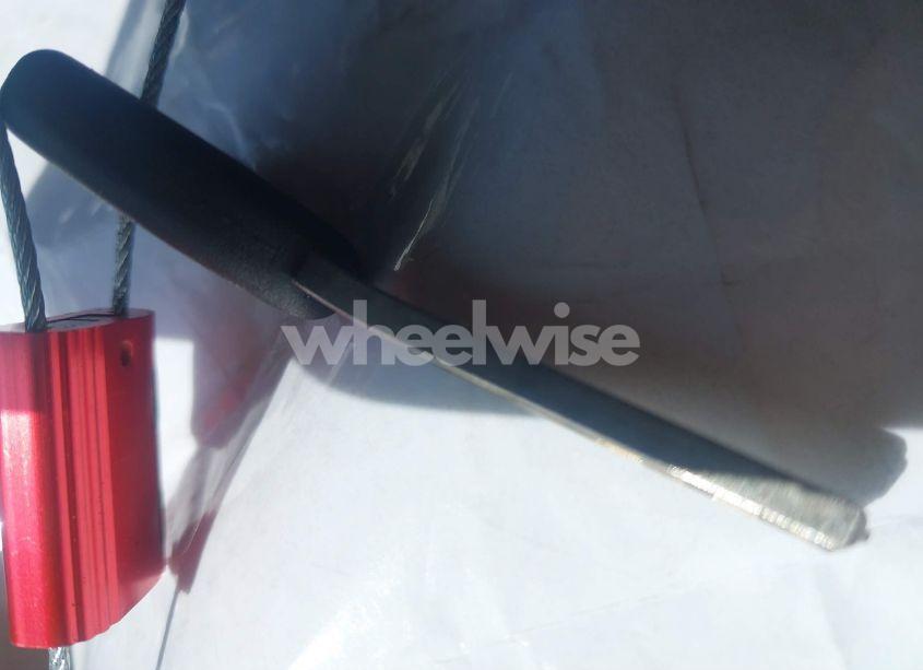 Photo 11 of 2019 Chevrolet Suburban LT (VIN 1GNSCHKC6KR389481)