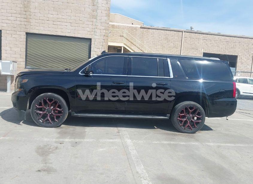 Photo 14 of 2019 Chevrolet Suburban LT (VIN 1GNSCHKC6KR389481)