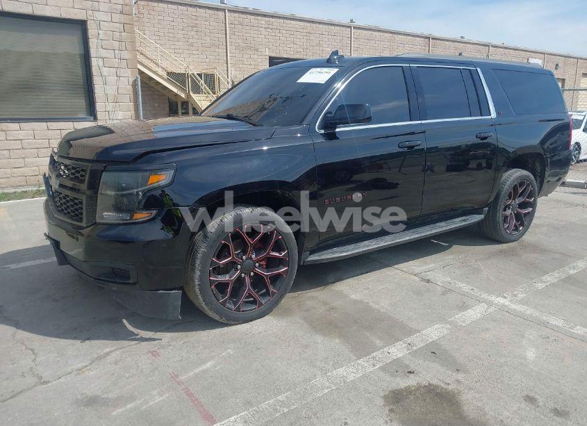 Photo 2 of 2019 Chevrolet Suburban LT (VIN 1GNSCHKC6KR389481)