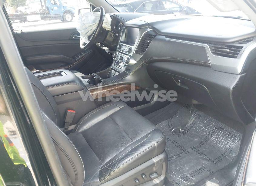 Photo 5 of 2019 Chevrolet Suburban LT (VIN 1GNSCHKC6KR389481)