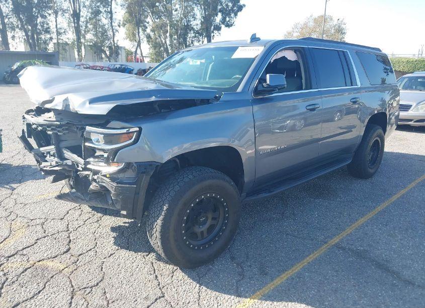 Photo 2 of 2020 Chevrolet Suburban 2WD LT (VIN 1GNSCHKC6LR160185)