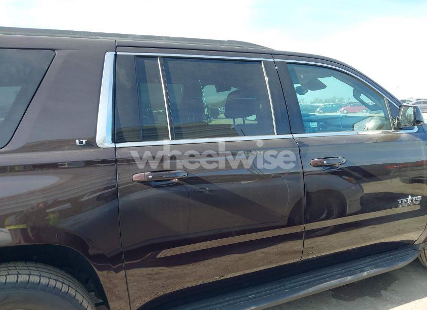 Photo 13 of 2020 Chevrolet Suburban 2WD LT (VIN 1GNSCHKC6LR212544)