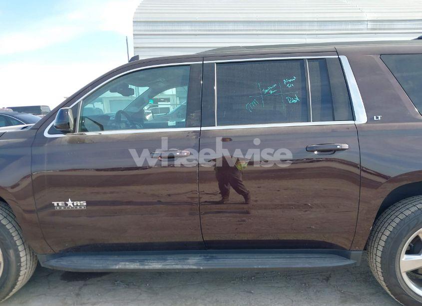 Photo 14 of 2020 Chevrolet Suburban 2WD LT (VIN 1GNSCHKC6LR212544)