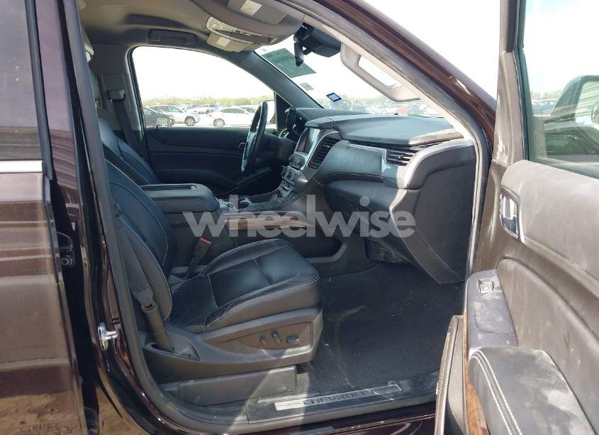 Photo 5 of 2020 Chevrolet Suburban 2WD LT (VIN 1GNSCHKC6LR212544)