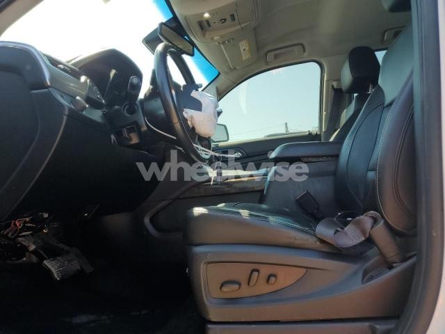 Photo 5 of 2017 CHEVROLET SUBURBAN C1500 LT N/A (VIN 1GNSCHKC7HR171574)