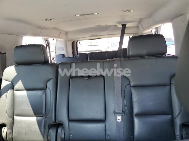 Photo 7 of 2017 CHEVROLET SUBURBAN C1500 LT N/A (VIN 1GNSCHKC7HR171574)