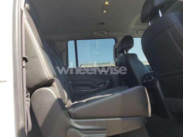 Photo 8 of 2017 CHEVROLET SUBURBAN C1500 LT N/A (VIN 1GNSCHKC7HR171574)