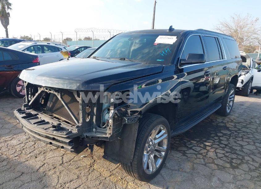 Photo 2 of 2017 Chevrolet Suburban LT (VIN 1GNSCHKC7HR193090)