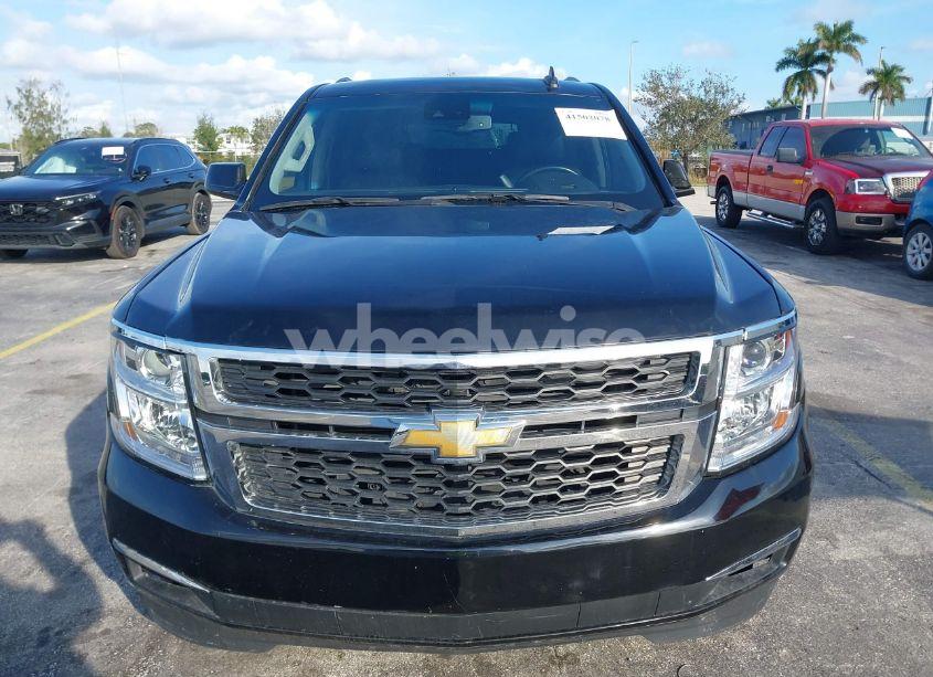 Photo 12 of 2018 Chevrolet Suburban LT (VIN 1GNSCHKC7JR111560)