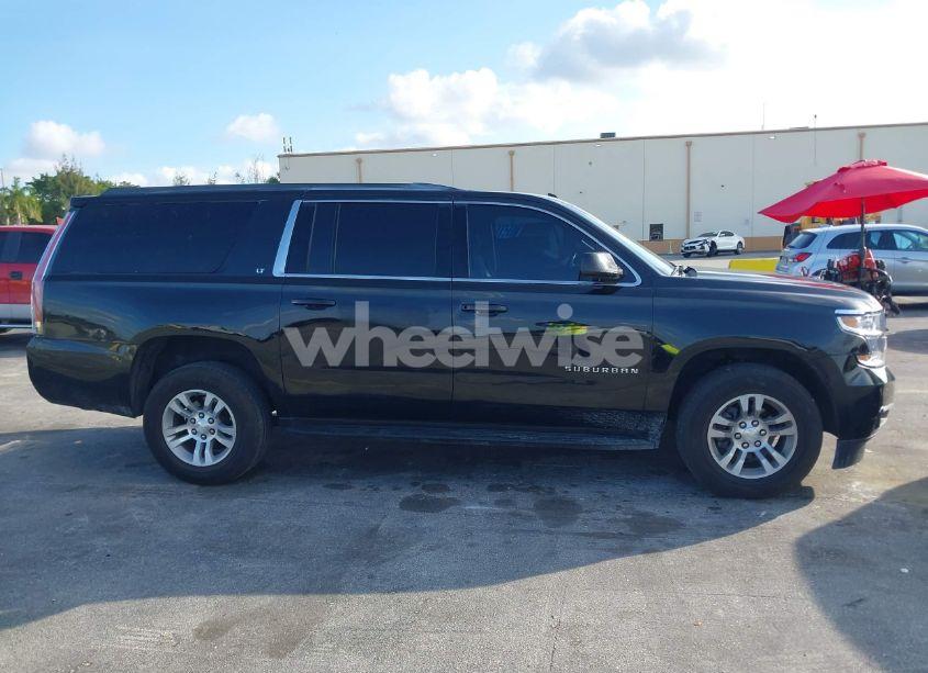Photo 13 of 2018 Chevrolet Suburban LT (VIN 1GNSCHKC7JR111560)