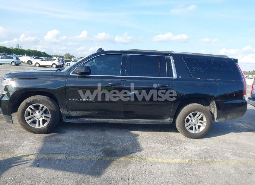 Photo 14 of 2018 Chevrolet Suburban LT (VIN 1GNSCHKC7JR111560)
