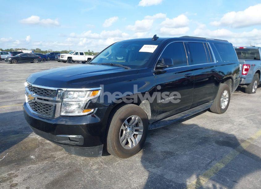Photo 2 of 2018 Chevrolet Suburban LT (VIN 1GNSCHKC7JR111560)