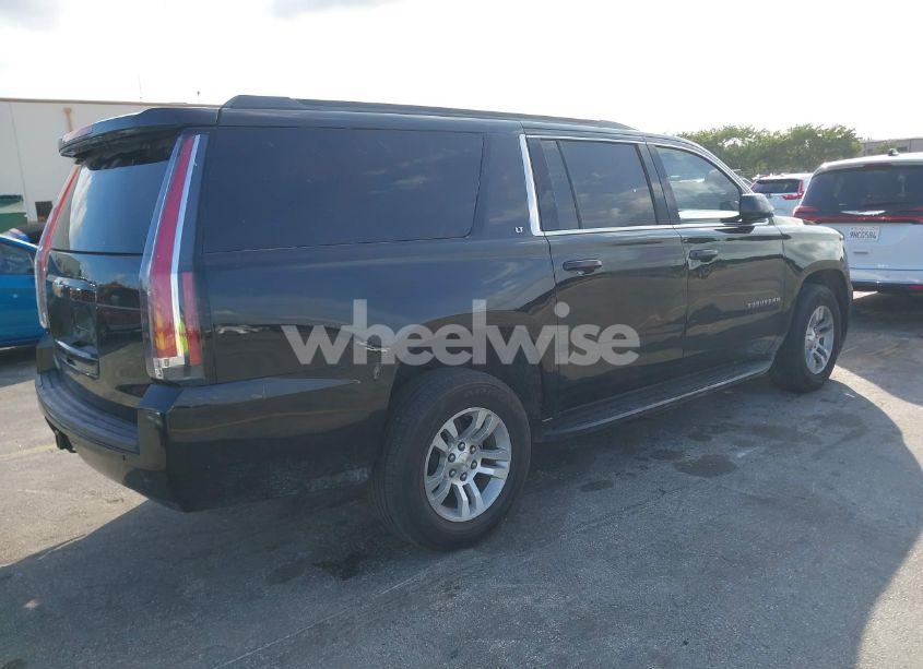 Photo 4 of 2018 Chevrolet Suburban LT (VIN 1GNSCHKC7JR111560)