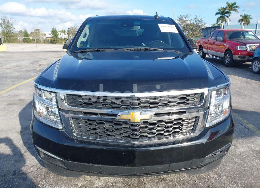 Photo 6 of 2018 Chevrolet Suburban LT (VIN 1GNSCHKC7JR111560)