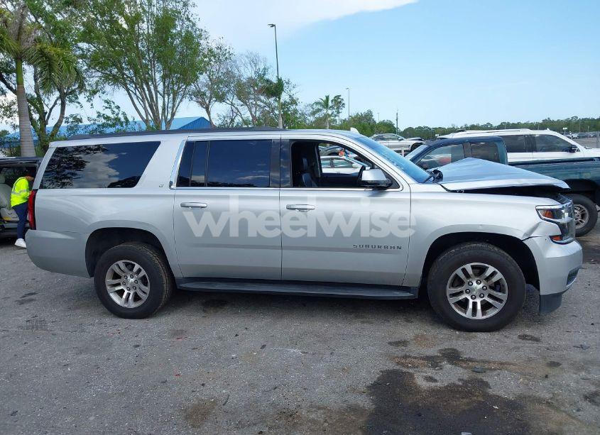 Photo 14 of 2018 Chevrolet Suburban LT (VIN 1GNSCHKC7JR162024)