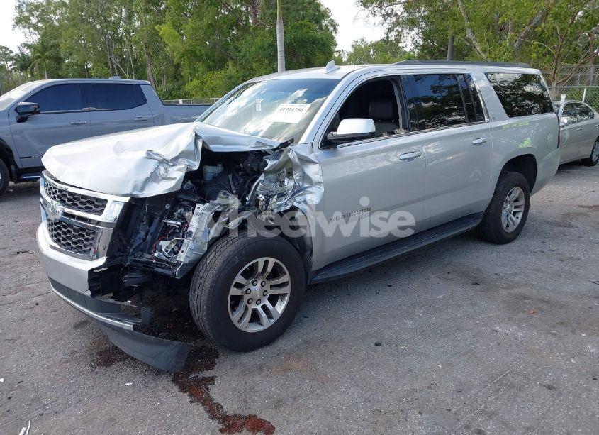 Photo 2 of 2018 Chevrolet Suburban LT (VIN 1GNSCHKC7JR162024)