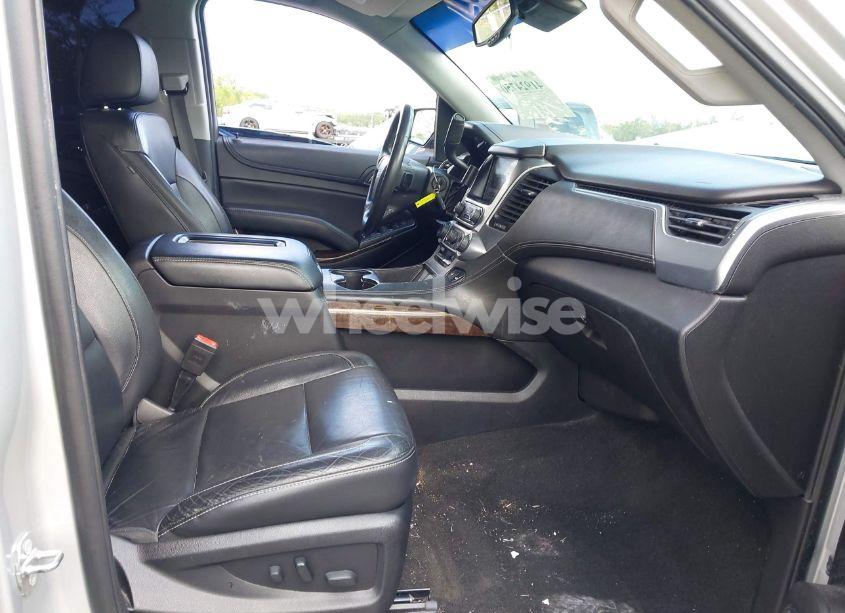 Photo 5 of 2018 Chevrolet Suburban LT (VIN 1GNSCHKC7JR162024)