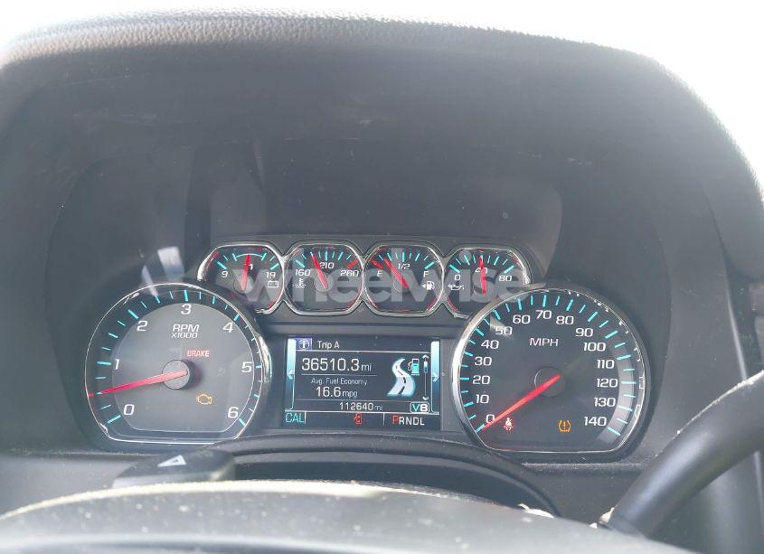 Photo 7 of 2018 Chevrolet Suburban LT (VIN 1GNSCHKC7JR162024)