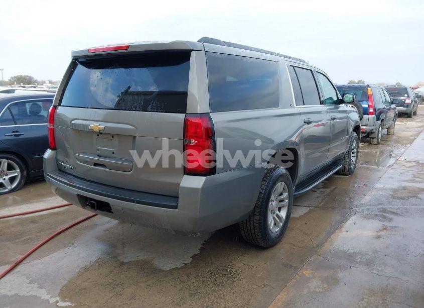 Photo 4 of 2019 Chevrolet Suburban LT (VIN 1GNSCHKC7KR137304)