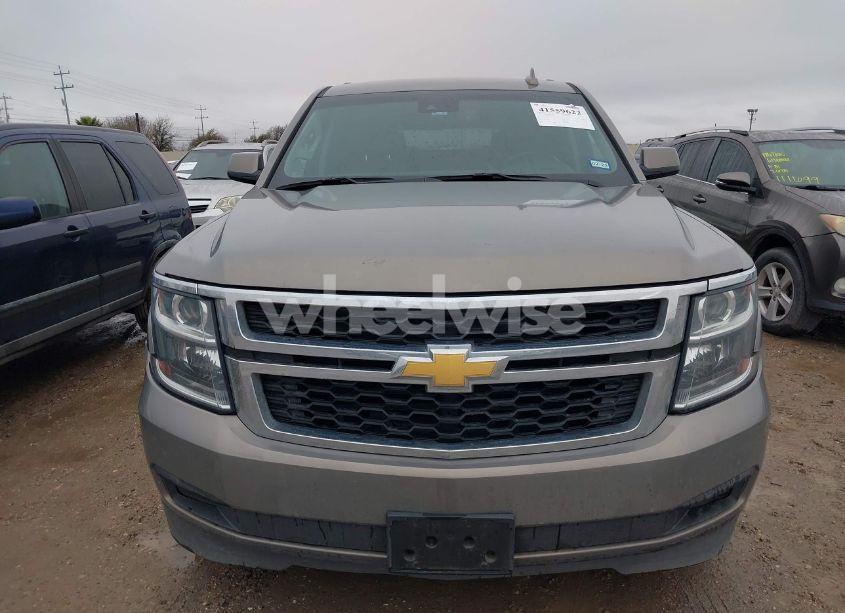 Photo 6 of 2019 Chevrolet Suburban LT (VIN 1GNSCHKC7KR137304)