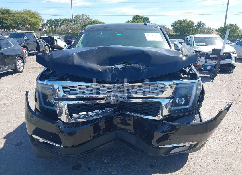 Photo 12 of 2019 Chevrolet Suburban LT (VIN 1GNSCHKC7KR180427)