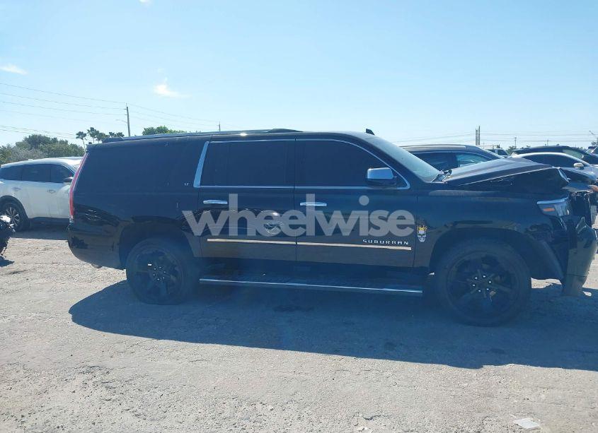 Photo 13 of 2019 Chevrolet Suburban LT (VIN 1GNSCHKC7KR180427)