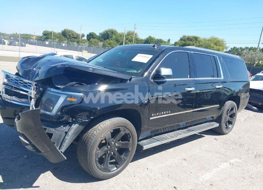 Photo 19 of 2019 Chevrolet Suburban LT (VIN 1GNSCHKC7KR180427)