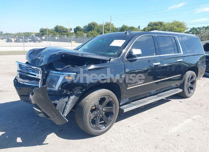 Photo 2 of 2019 Chevrolet Suburban LT (VIN 1GNSCHKC7KR180427)