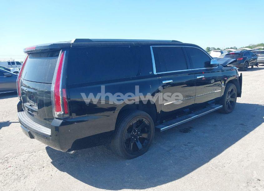 Photo 4 of 2019 Chevrolet Suburban LT (VIN 1GNSCHKC7KR180427)