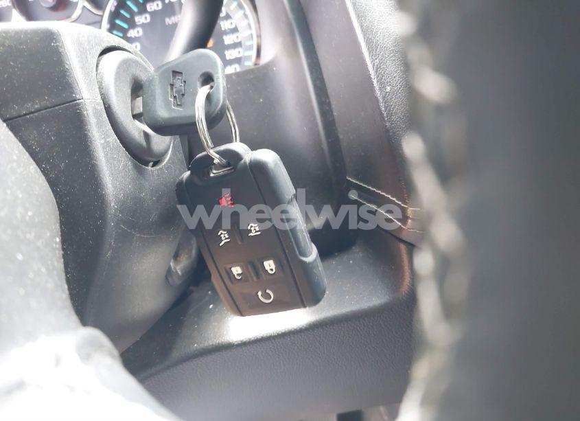 Photo 11 of 2016 Chevrolet Suburban LT (VIN 1GNSCHKC8GR184977)