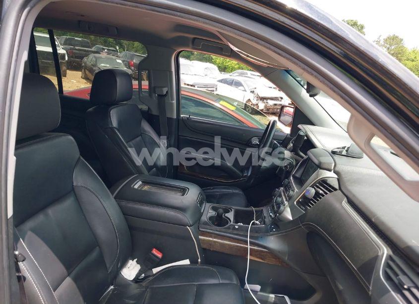 Photo 5 of 2016 Chevrolet Suburban LT (VIN 1GNSCHKC8GR184977)