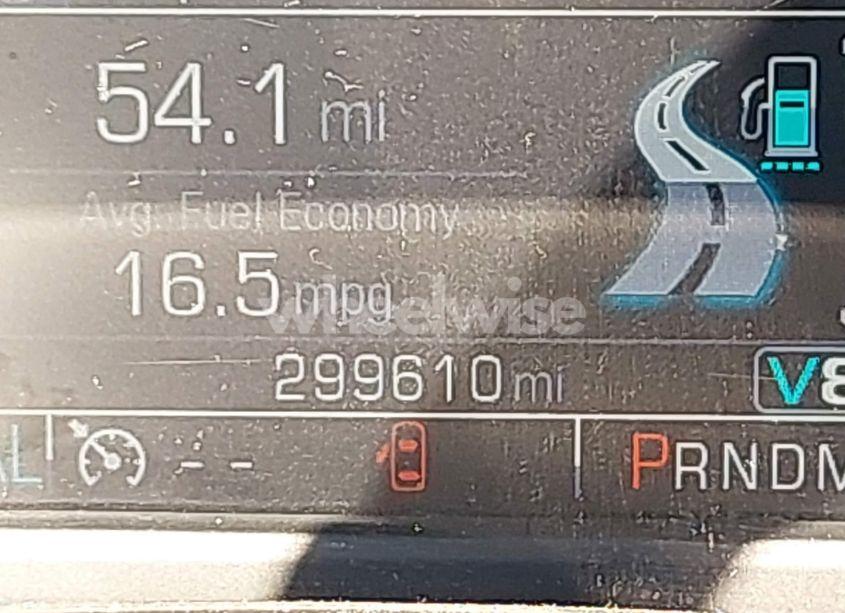 Photo 15 of 2016 Chevrolet Suburban LT (VIN 1GNSCHKC8GR452846)