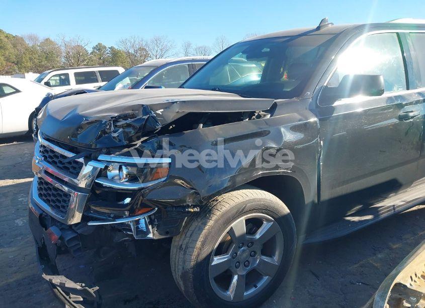 Photo 6 of 2016 Chevrolet Suburban LT (VIN 1GNSCHKC8GR452846)