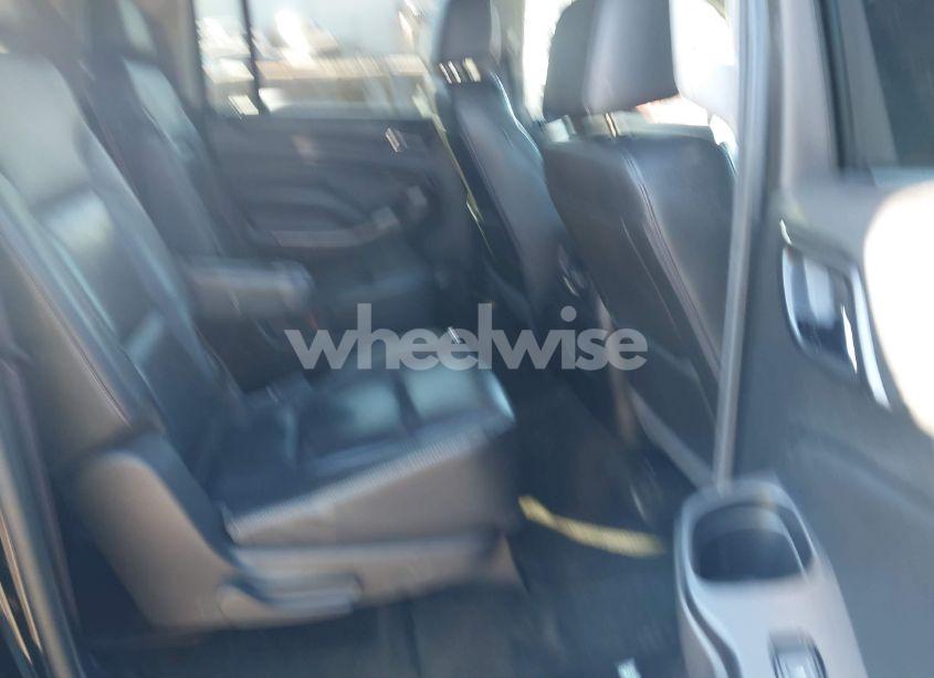 Photo 8 of 2016 Chevrolet Suburban LT (VIN 1GNSCHKC8GR452846)