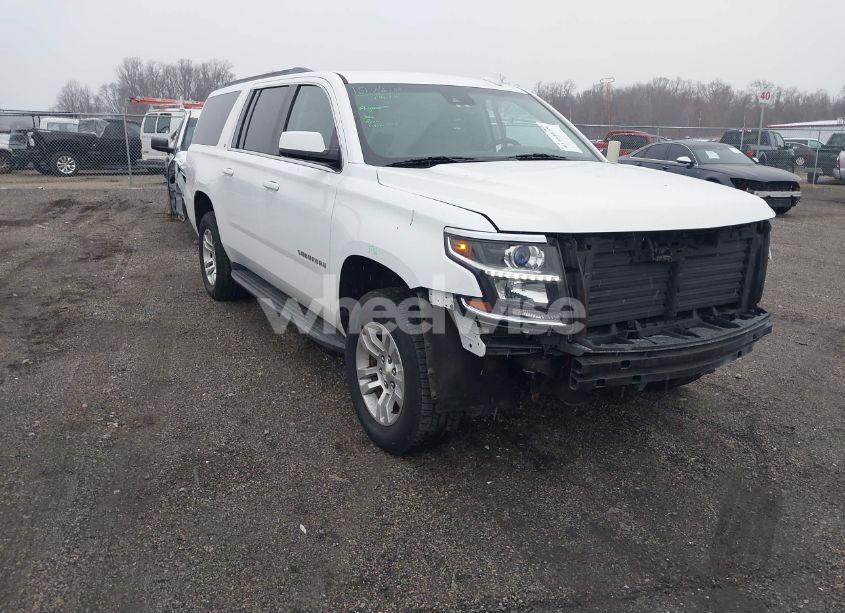 2017 Chevrolet Suburban LT (VIN 1GNSCHKC8HR133898) main photo