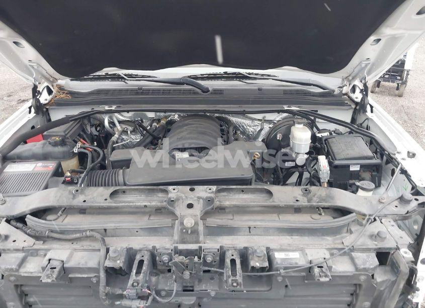 Photo 10 of 2017 Chevrolet Suburban LT (VIN 1GNSCHKC8HR133898)