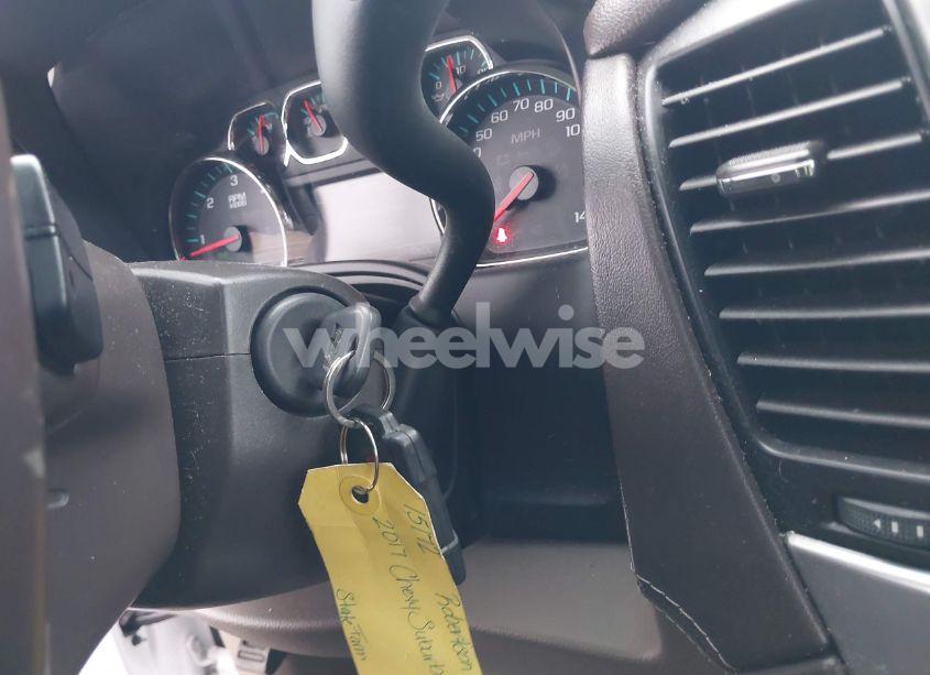 Photo 11 of 2017 Chevrolet Suburban LT (VIN 1GNSCHKC8HR133898)