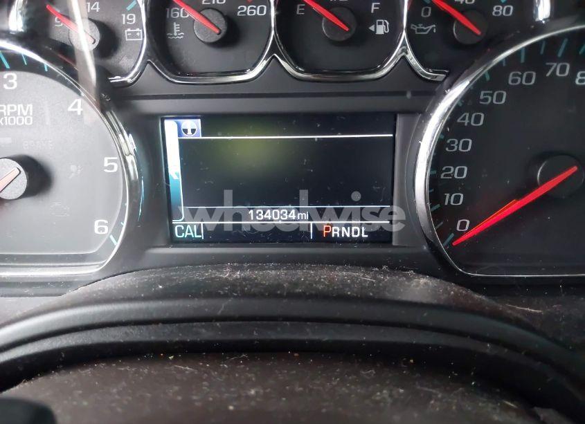 Photo 16 of 2017 Chevrolet Suburban LT (VIN 1GNSCHKC8HR133898)