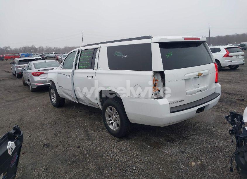 Photo 3 of 2017 Chevrolet Suburban LT (VIN 1GNSCHKC8HR133898)